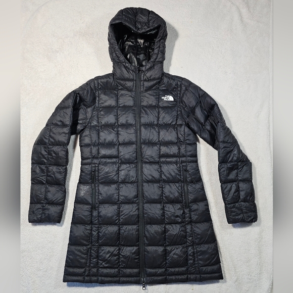 The North Face Women's Black Puffer Coat - Picture 4 of 16